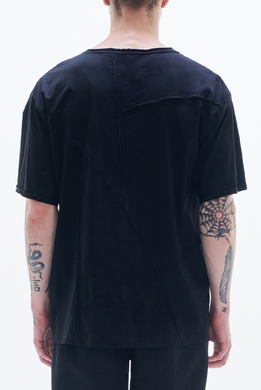 Raw Edge Tee With Contracted Fabric