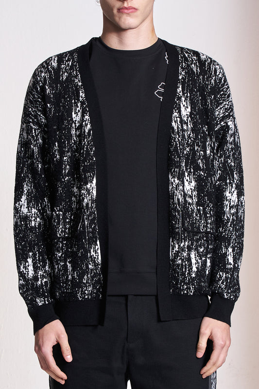 生の質感のウールカーディガン