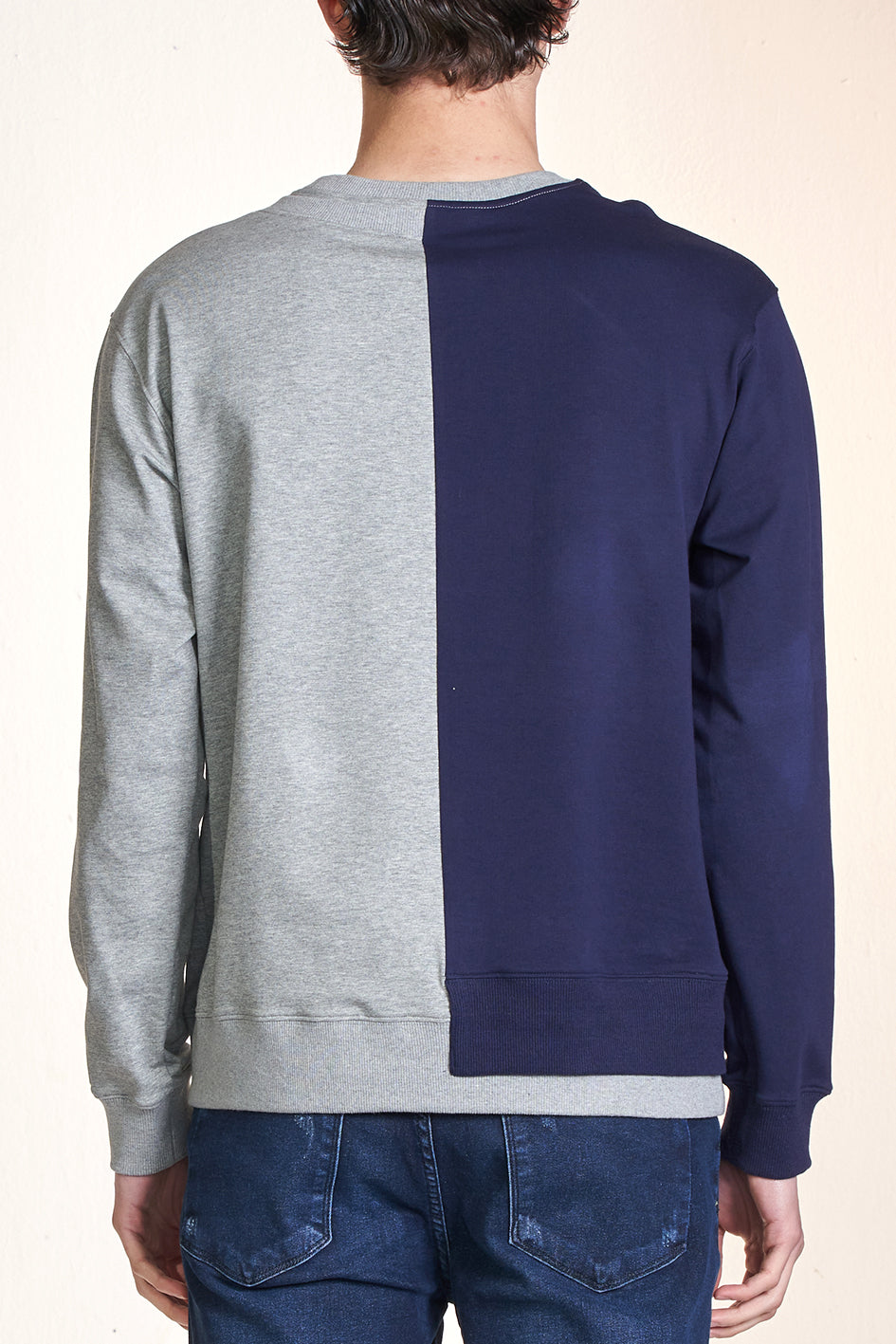 Sweatshirt With Color Contrast