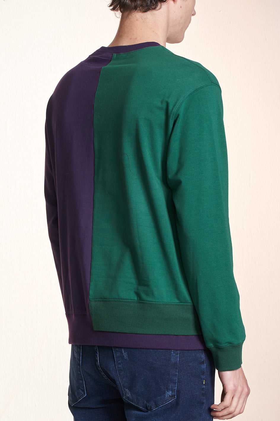 Sweatshirt With Color Contrast