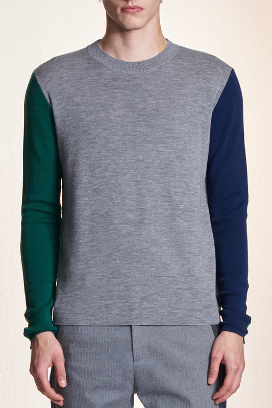 カラーコントラストのラウンドネックセーター