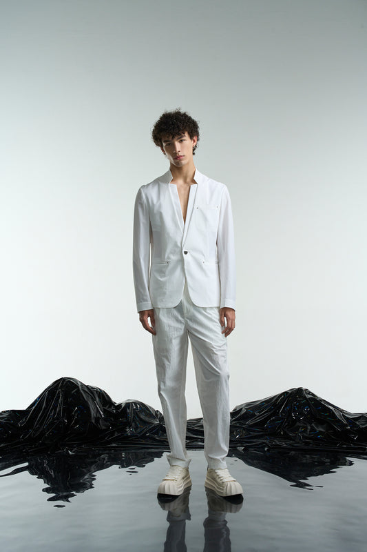 スタッズ付きスタンドカラーブレザー