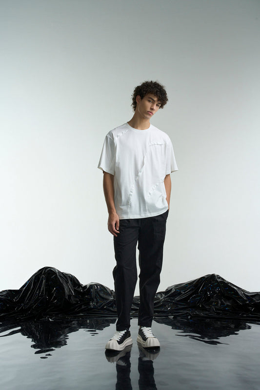 Tee With Curl Line Trimming