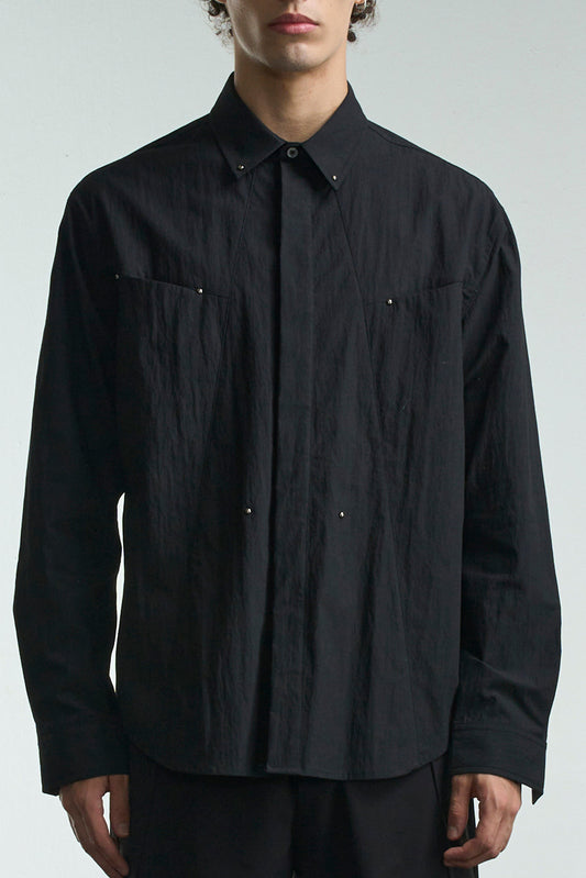 スタッズ付きシャツ