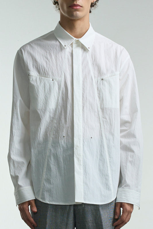 スタッズ付きシャツ