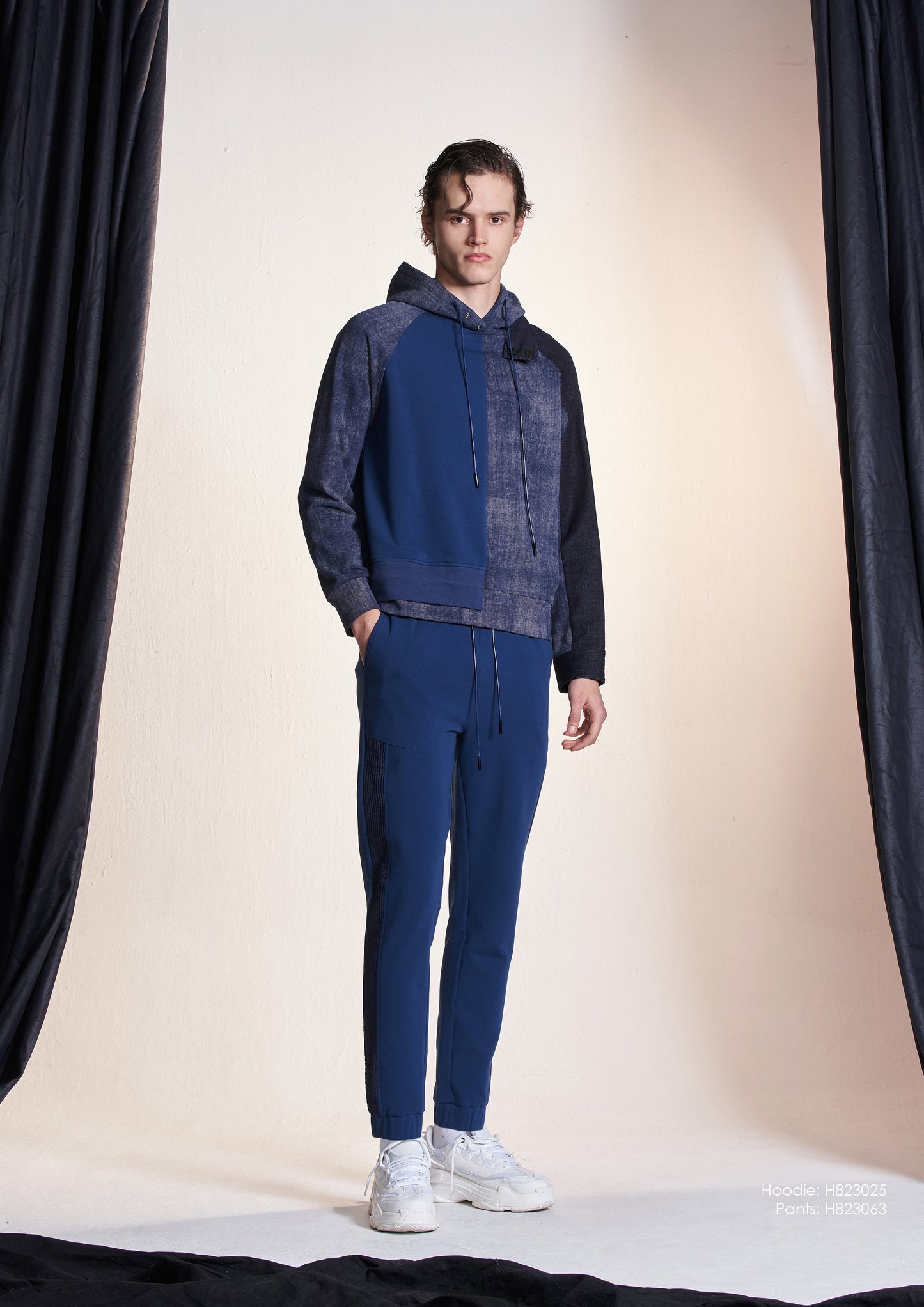 Jogging Pants With Fabric Contrast