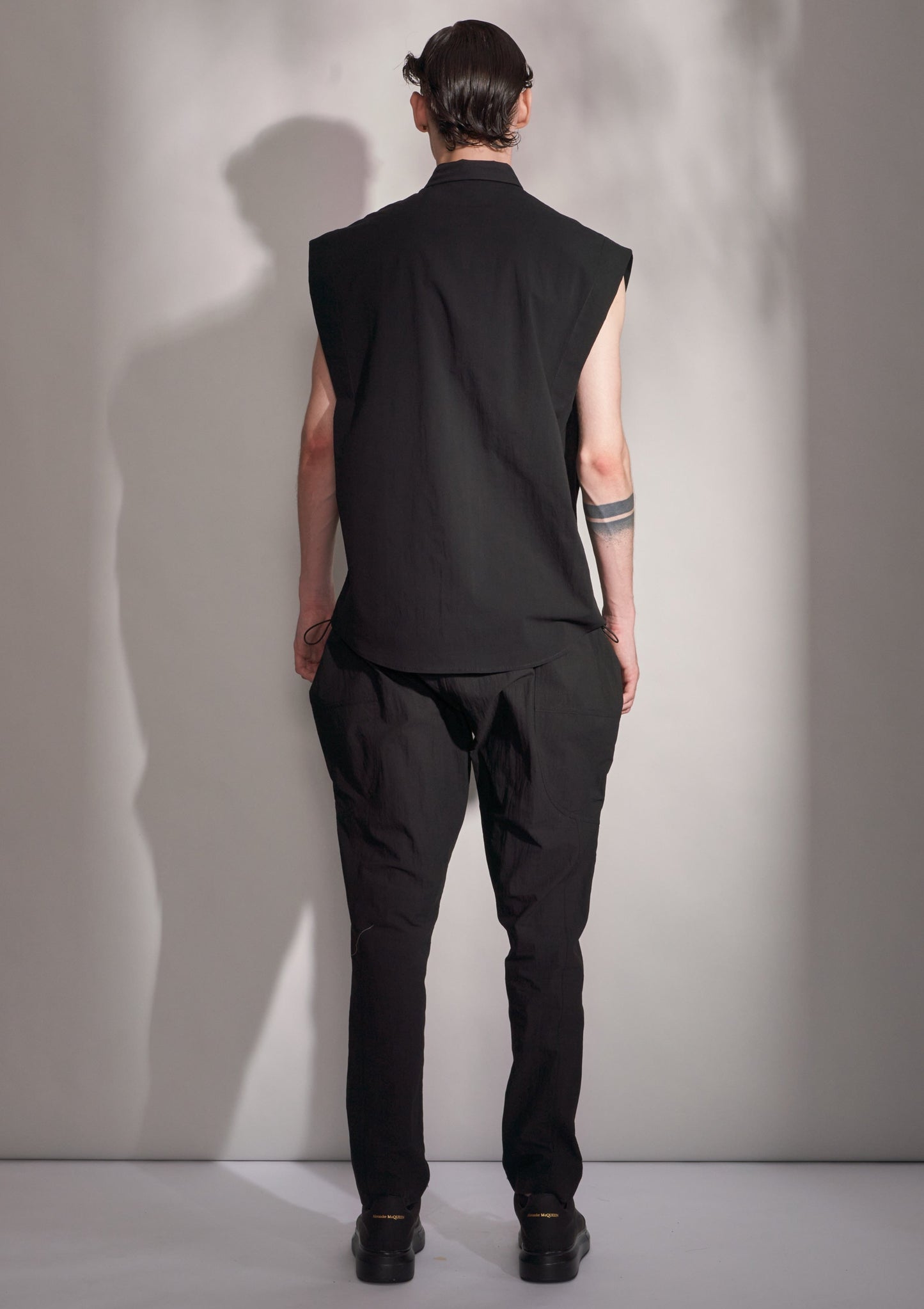 Sleeveless Shirt With Wide Shoulder