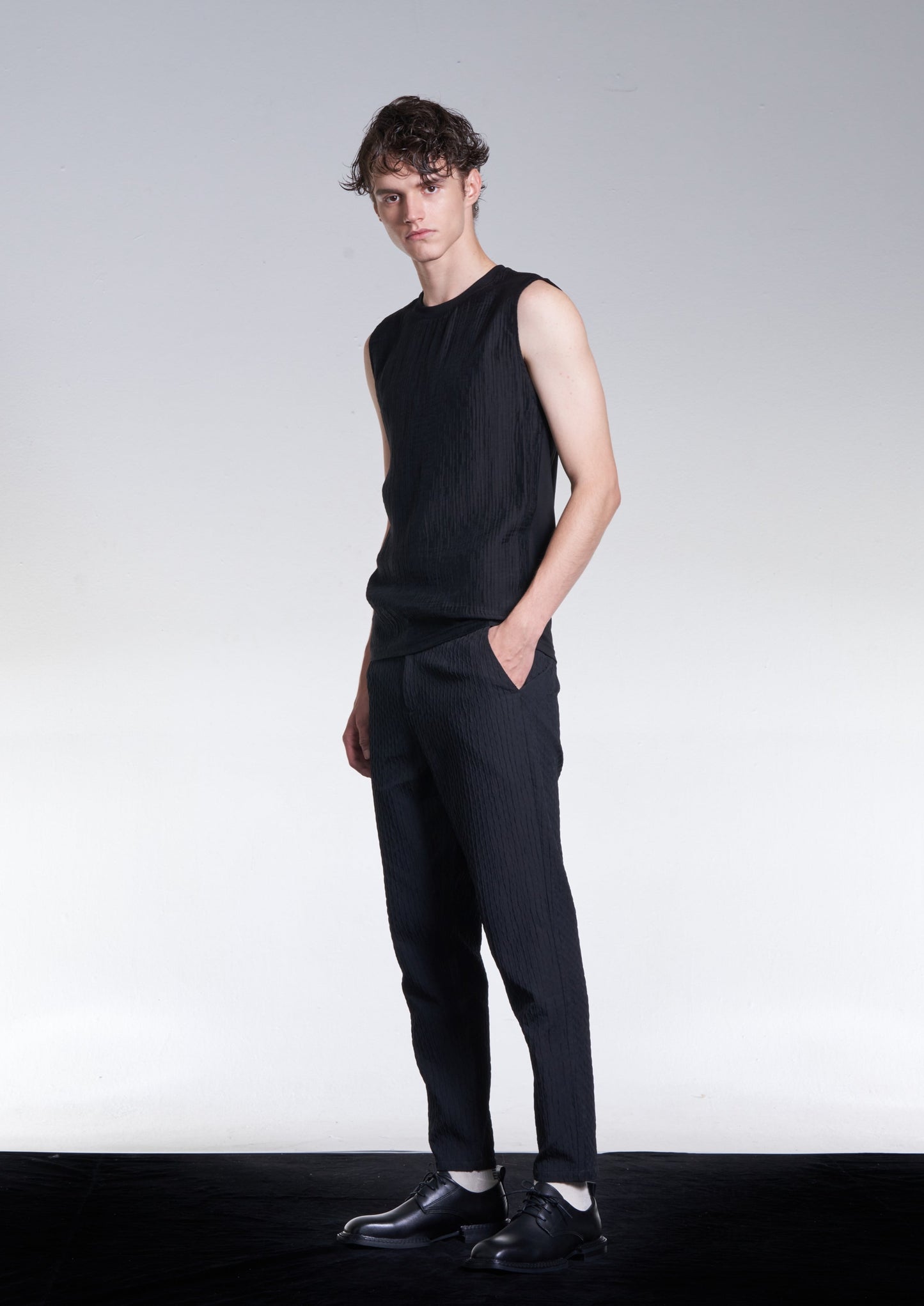 Fabric Contrast Sleeveless Tee
