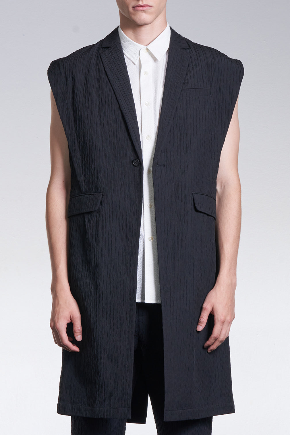 Textured Sleeveless Long Blazer