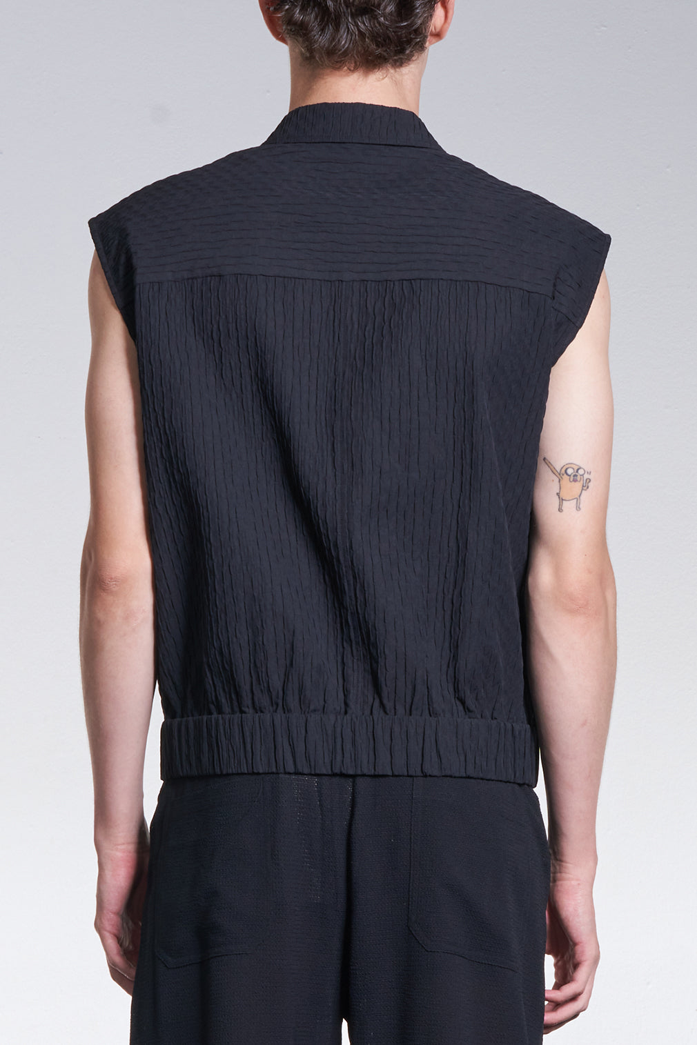 Textured Sleeveless Zipper Jacket