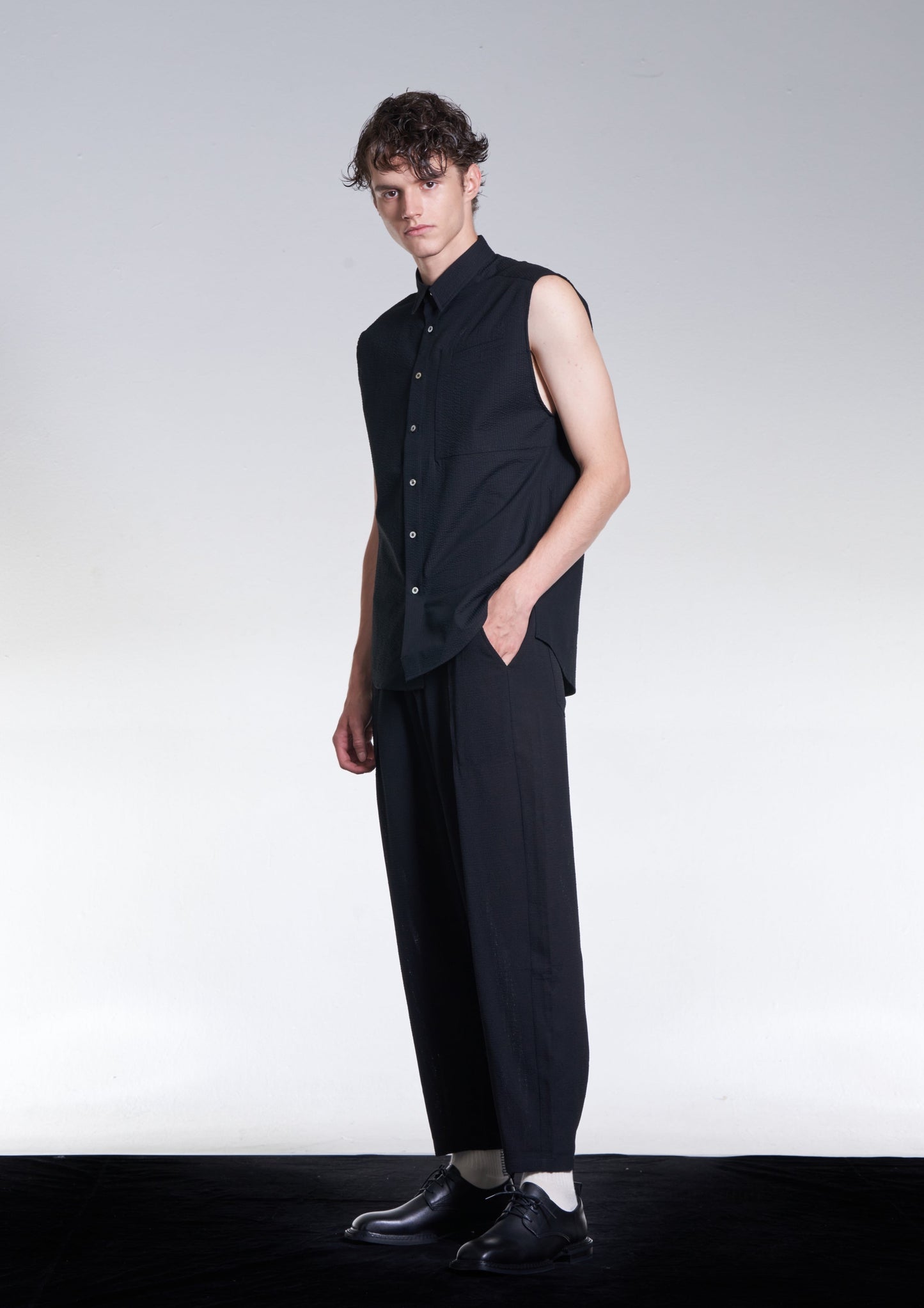 Fabric Contrast Sleeveless Shirt