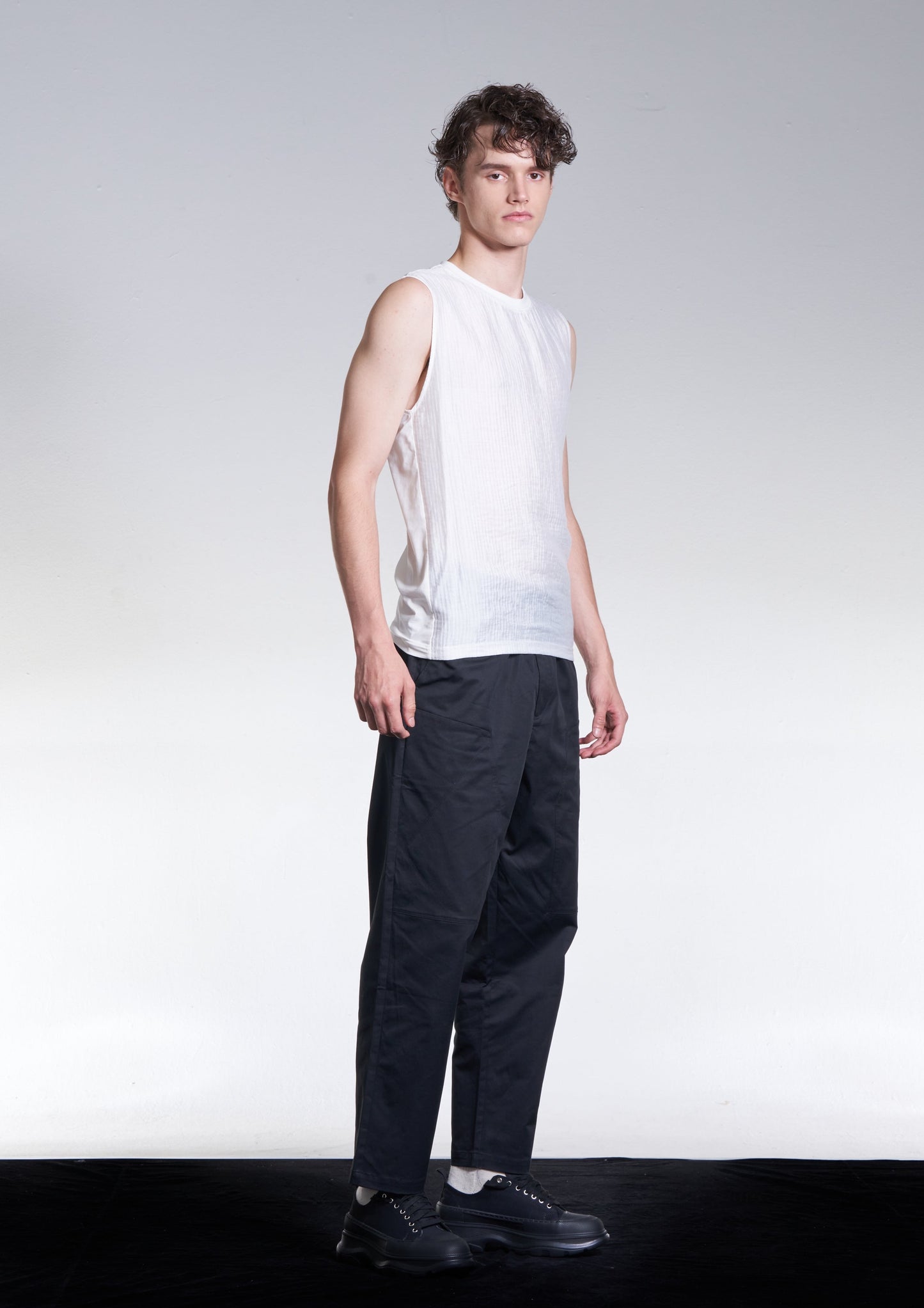 Fabric Contrast Sleeveless Tee