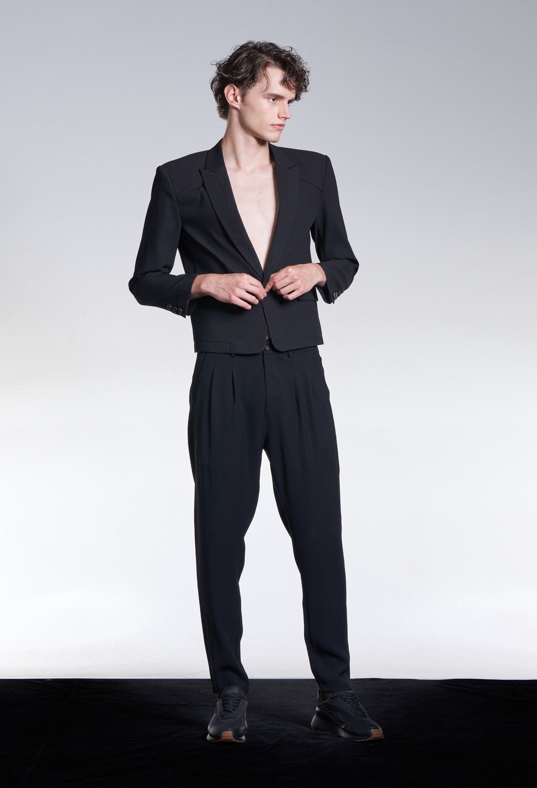 Cropped Blazer With Power Shoulder – HARRISON WONG