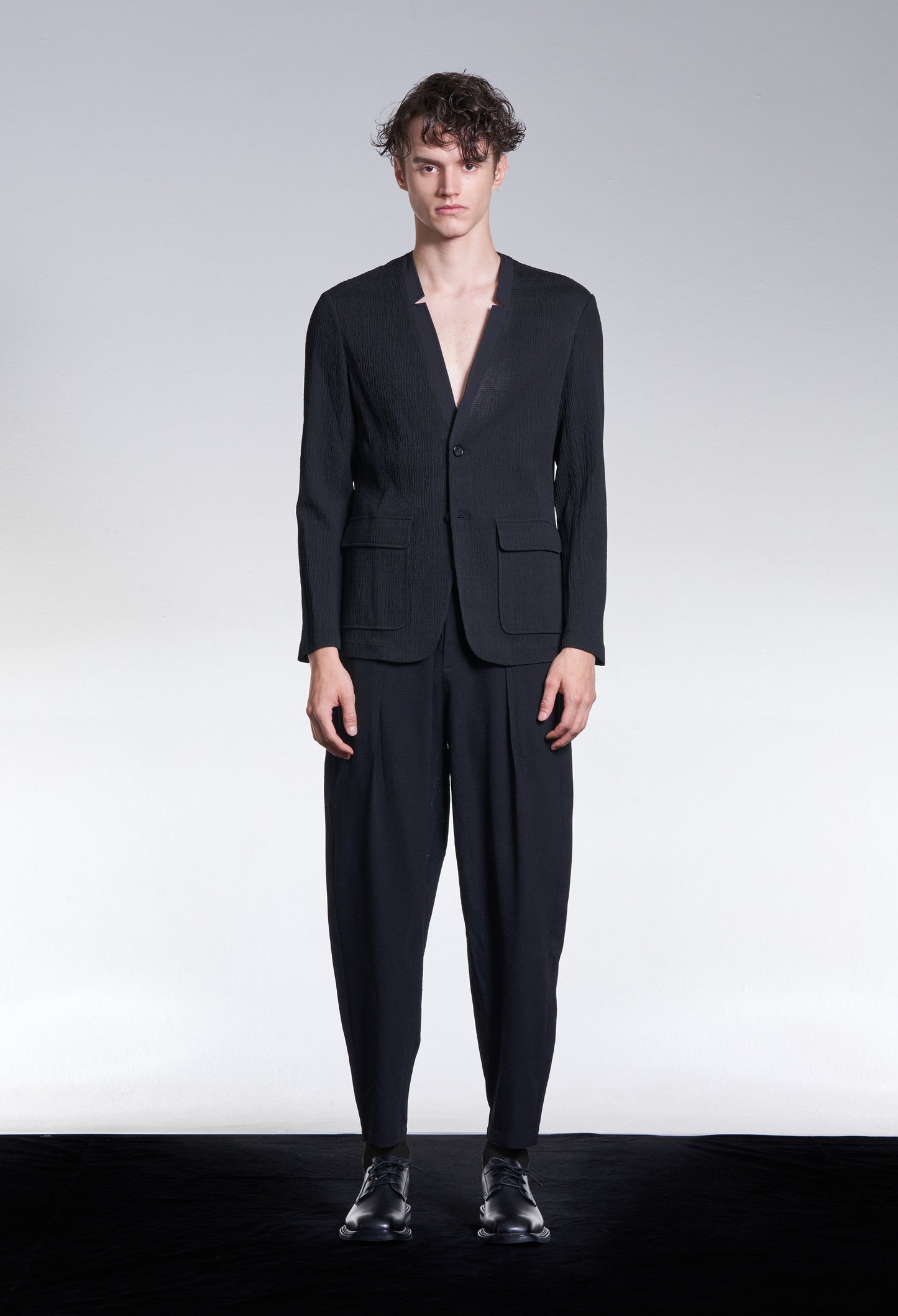 Slim Cut Crepe Blazer With Small Collar