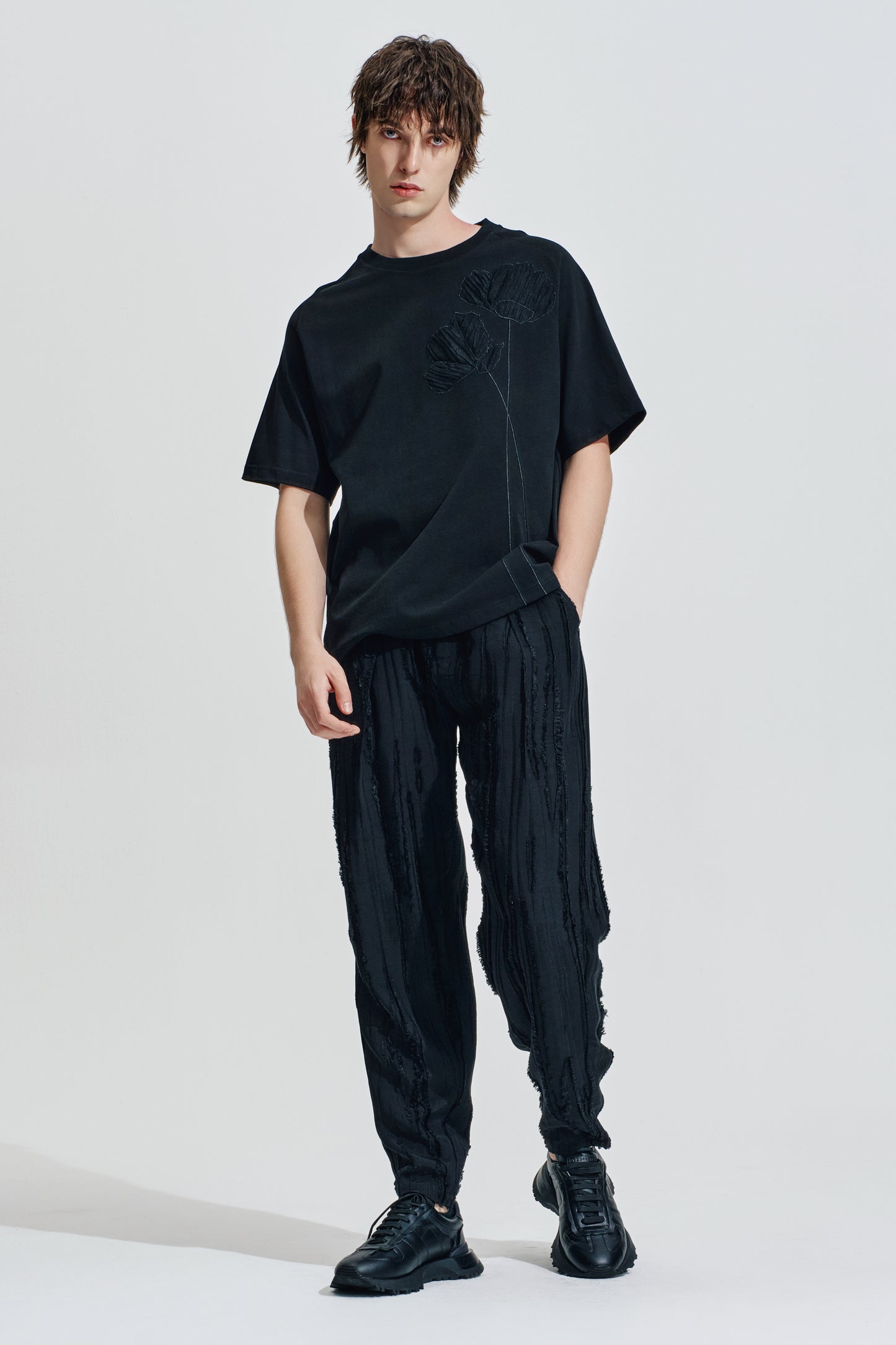 Ripped Texture Carrot Fit Pants