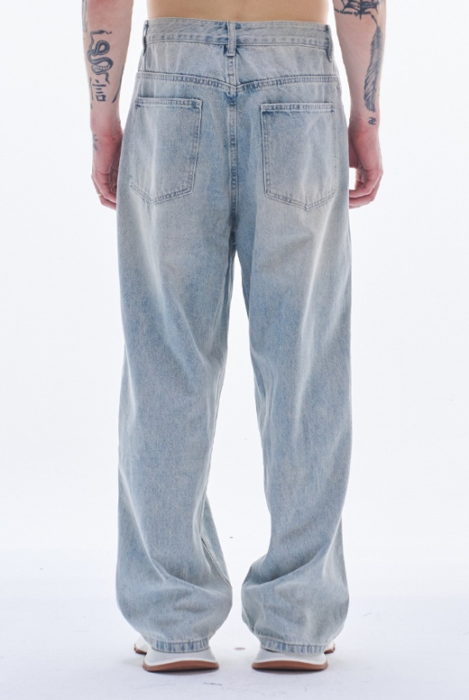 Baggy Washed Light Blue Jeans