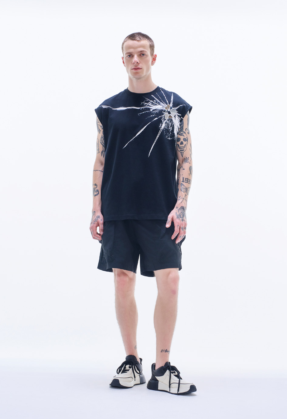 Vest With Broken Glass Pattern