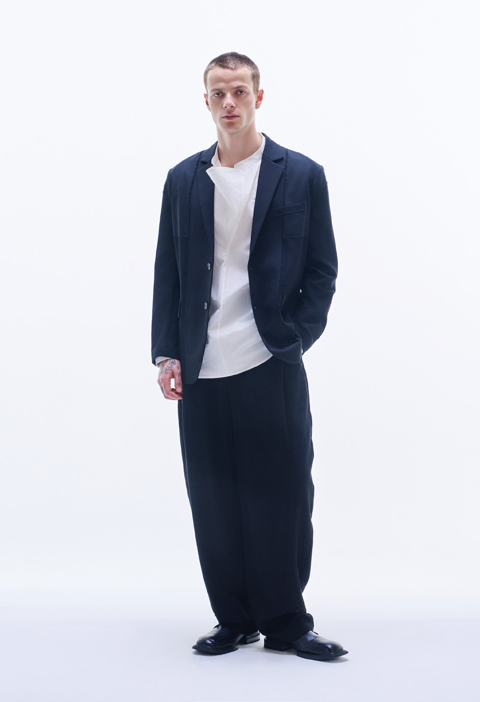 Sheet Wool Blazer With Raw Edge