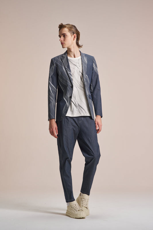 白ステッチ入りクレープパンツ