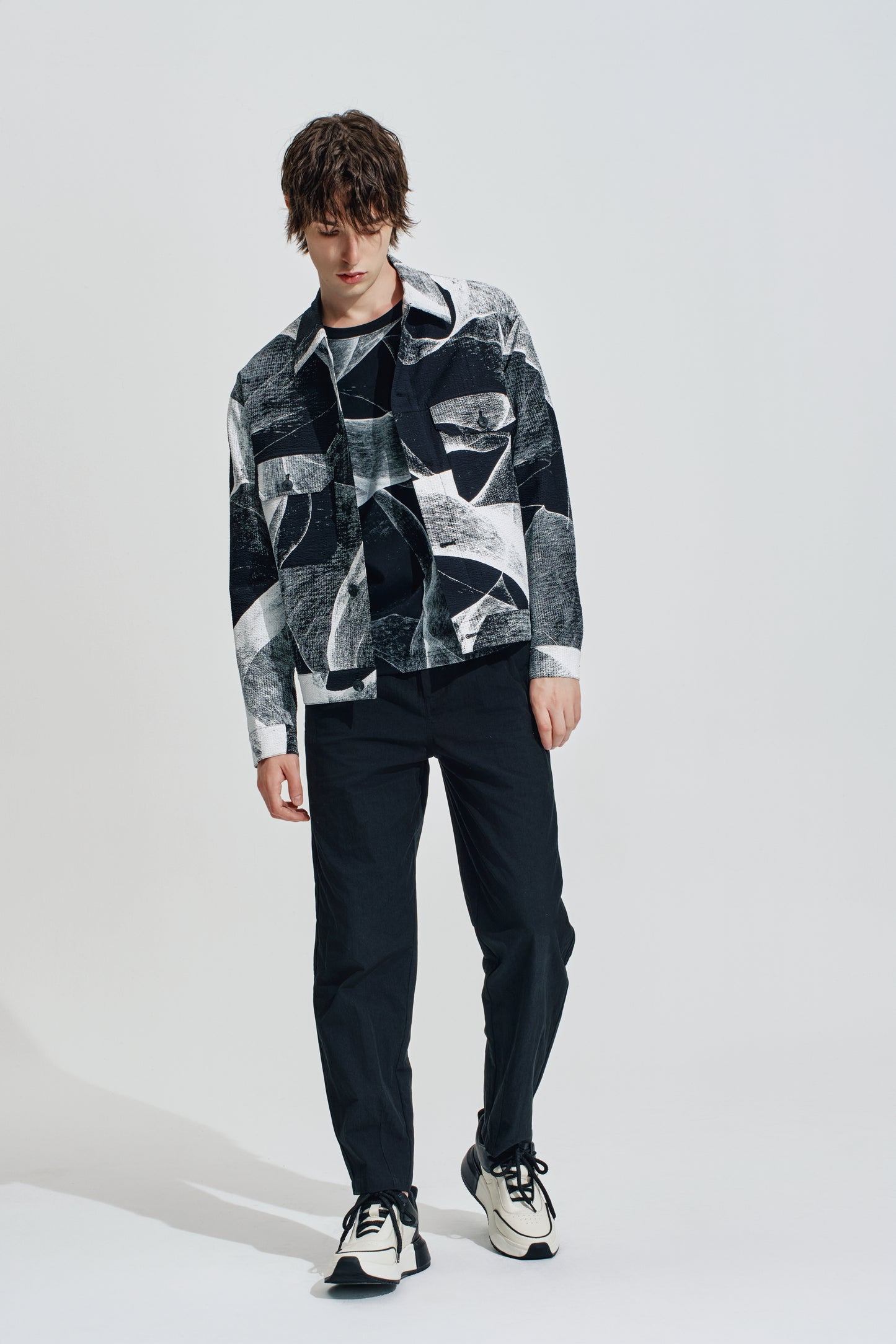 Curved Leg Cargo Pants With Dye Pattern
